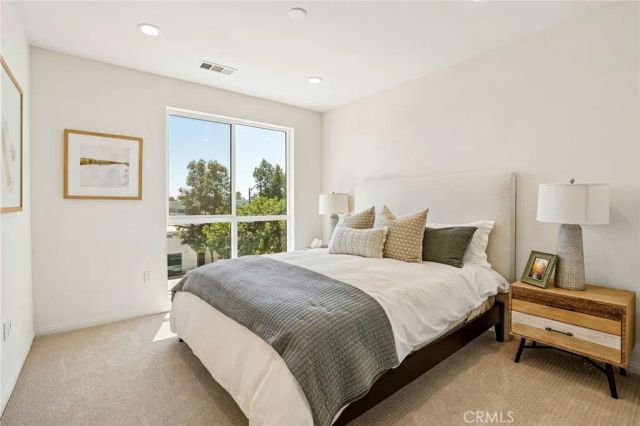 5876 Linden Ave Avenue 9, Long Beach, CA 90805