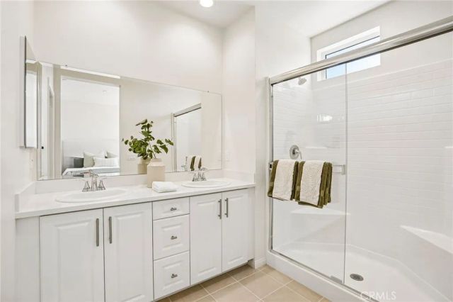 5876 Linden Ave Avenue 9, Long Beach, CA 90805