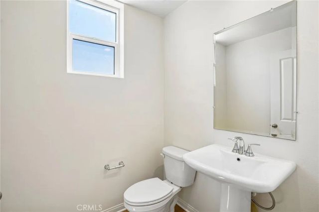 5876 Linden Ave Avenue 9, Long Beach, CA 90805