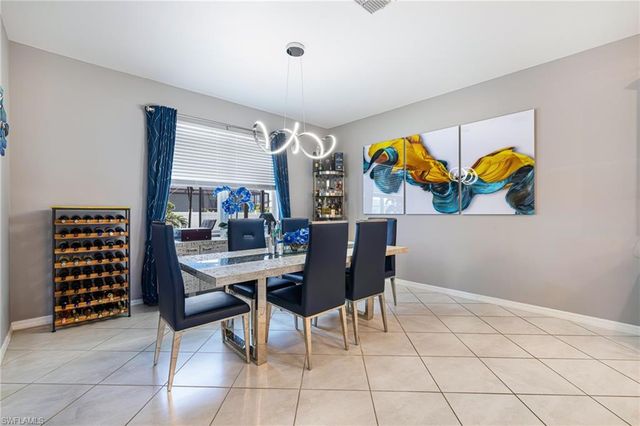 1262 N Gator CIR, Cape Coral, FL 33909