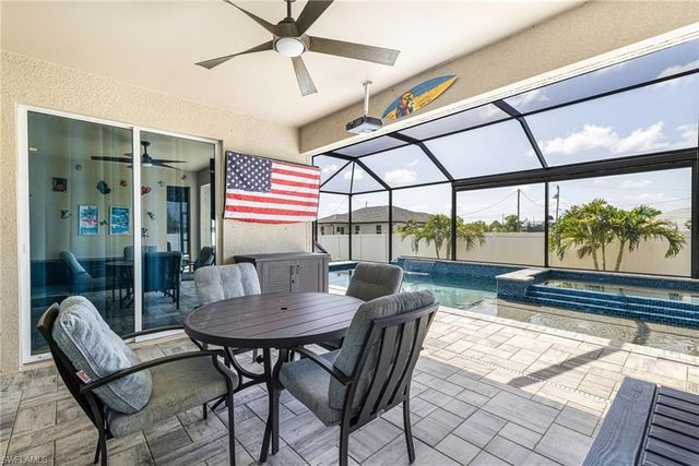 1262 N Gator CIR, Cape Coral, FL 33909