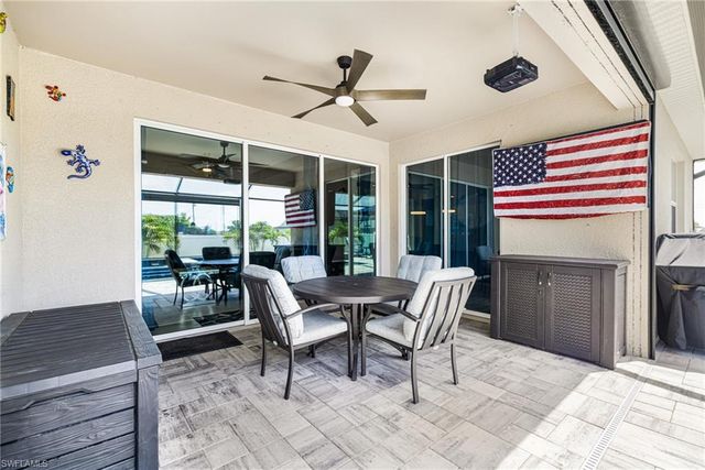 1262 N Gator CIR, Cape Coral, FL 33909