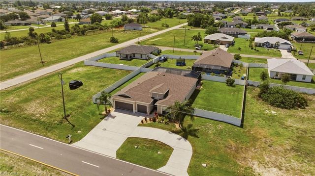 1262 N Gator CIR, Cape Coral, FL 33909