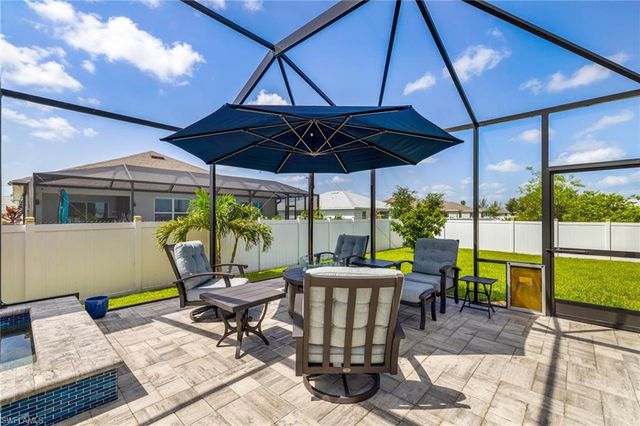 1262 N Gator CIR, Cape Coral, FL 33909