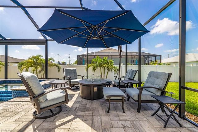 1262 N Gator CIR, Cape Coral, FL 33909