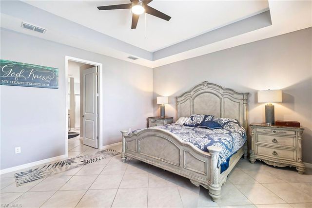 1262 N Gator CIR, Cape Coral, FL 33909