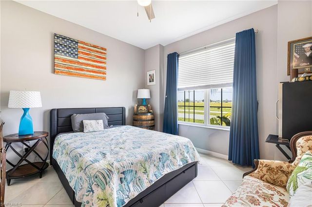 1262 N Gator CIR, Cape Coral, FL 33909