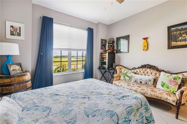 1262 N Gator CIR, Cape Coral, FL 33909