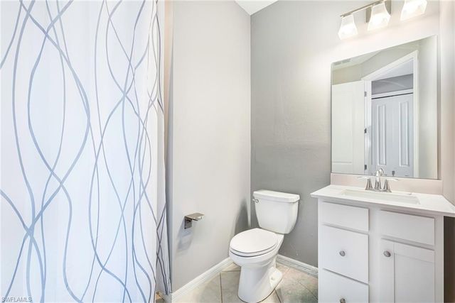 1262 N Gator CIR, Cape Coral, FL 33909