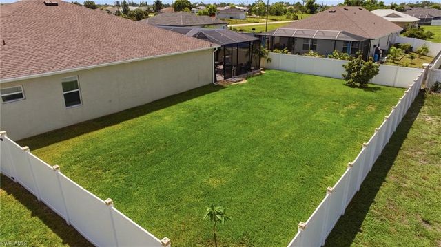 1262 N Gator CIR, Cape Coral, FL 33909