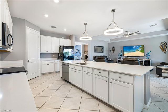 1262 N Gator CIR, Cape Coral, FL 33909