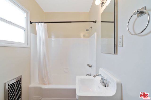 3502 La Clede Avenue, Los Angeles, CA 90039