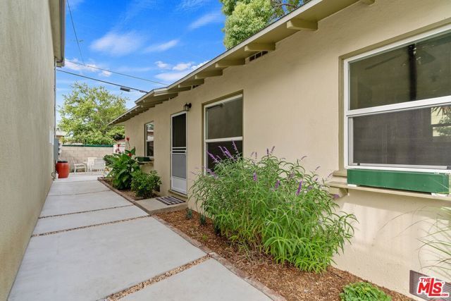 3502 La Clede Avenue, Los Angeles, CA 90039