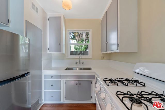 3502 La Clede Avenue, Los Angeles, CA 90039