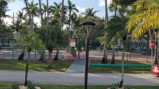 8000 N Sunrise Lakes Dr 309, Sunrise, FL 33322