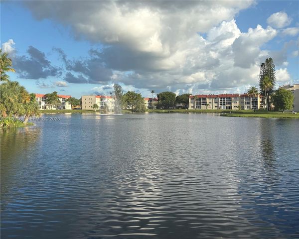 8000 N Sunrise Lakes Dr 309, Sunrise, FL 33322