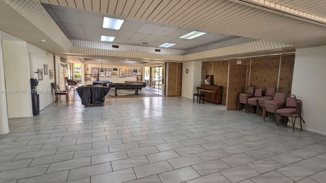 8000 N Sunrise Lakes Dr 309, Sunrise, FL 33322