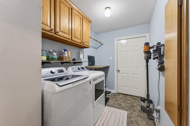 207 Gayle Circle, Bells, TX 75414