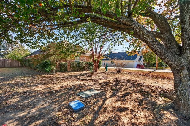 207 Gayle Circle, Bells, TX 75414