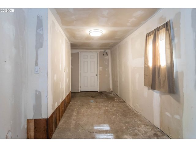 866 Ne WALNUT St, Roseburg, OR 97470