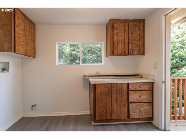 866 Ne WALNUT St, Roseburg, OR 97470