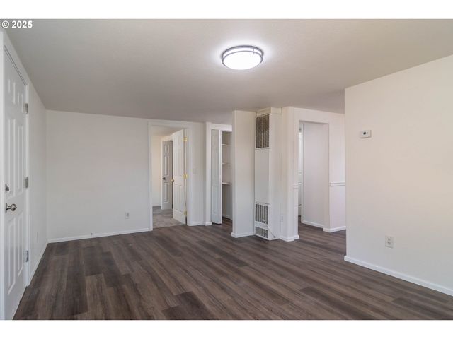 866 Ne WALNUT St, Roseburg, OR 97470