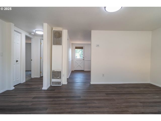 866 Ne WALNUT St, Roseburg, OR 97470