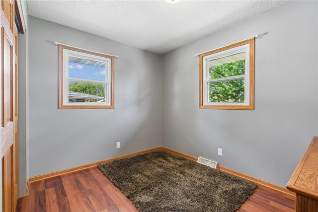 1840 Daleview Dr, Marion, IA 52302
