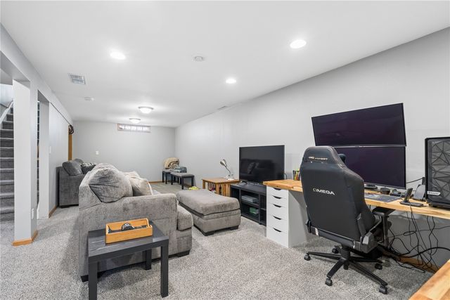 1840 Daleview Dr, Marion, IA 52302