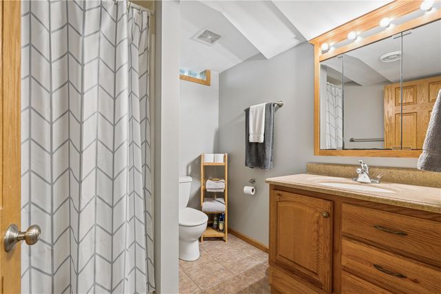 1840 Daleview Dr, Marion, IA 52302