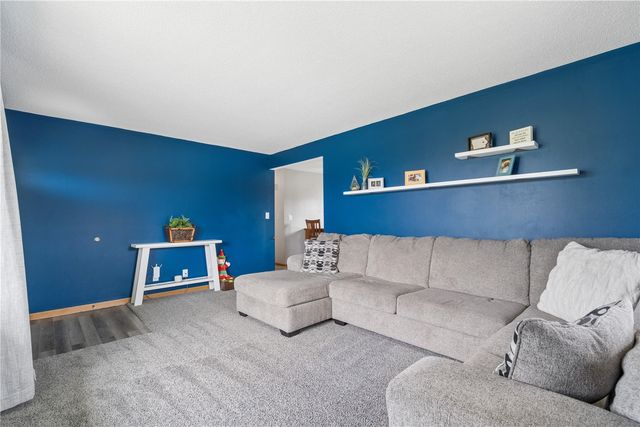 1840 Daleview Dr, Marion, IA 52302