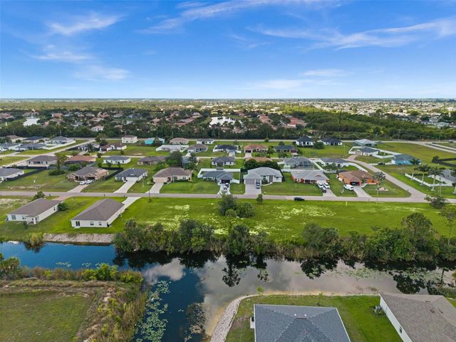 907 NE 32ND TERRACE, Cape Coral, FL 33909
