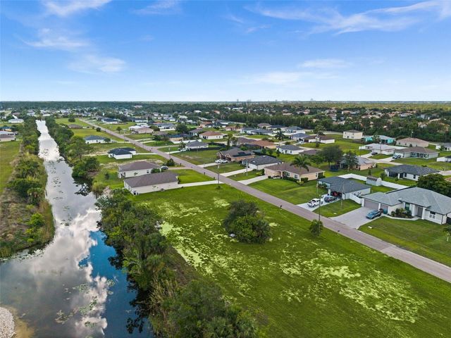 907 NE 32ND TERRACE, Cape Coral, FL 33909