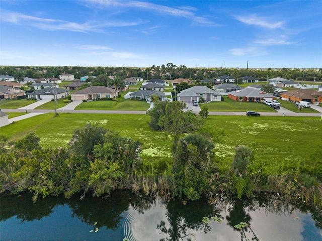 907 NE 32ND TERRACE, Cape Coral, FL 33909