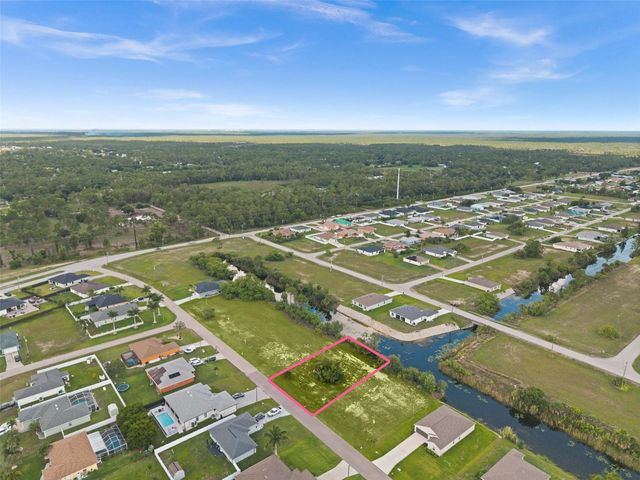 907 NE 32ND TERRACE, Cape Coral, FL 33909