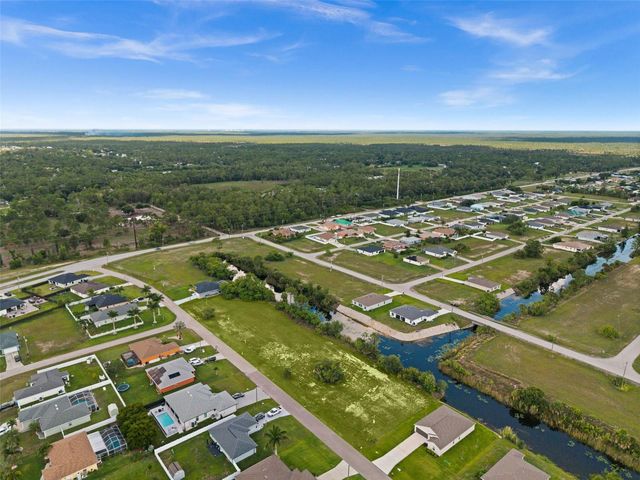 907 NE 32ND TERRACE, Cape Coral, FL 33909
