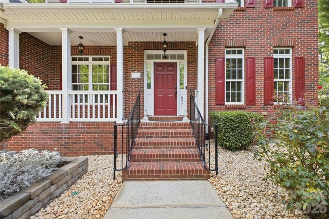 637 Falls Creek Court, Fort Mill, SC 29715