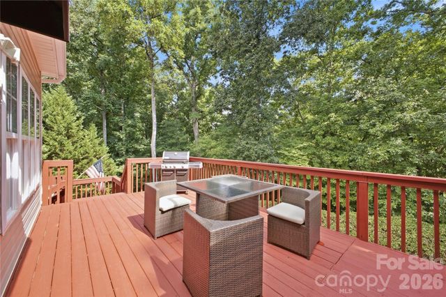 637 Falls Creek Court, Fort Mill, SC 29715