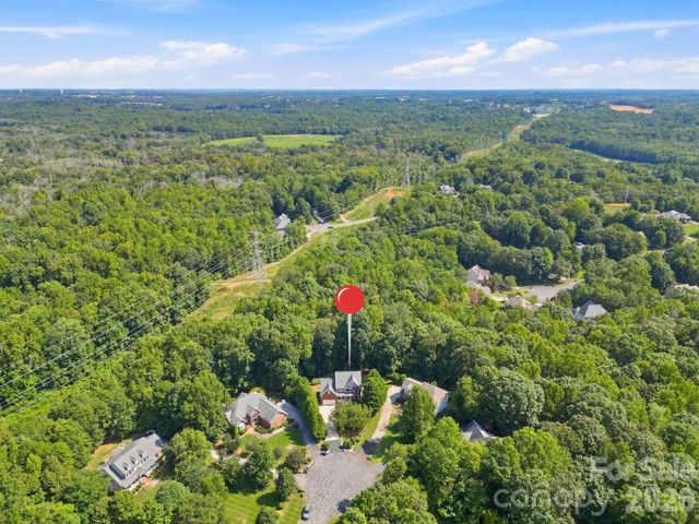 637 Falls Creek Court, Fort Mill, SC 29715