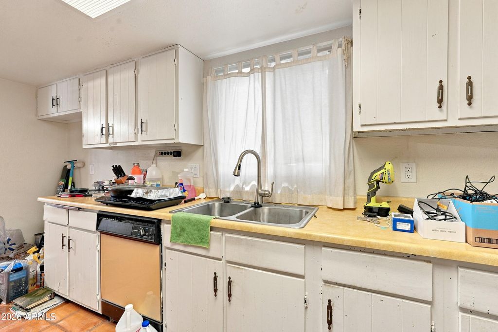 845 S VALENCIA --, Mesa, AZ 85202 — photo 2