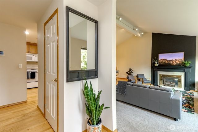 31233 47th Place SW, Federal Way, WA 98023