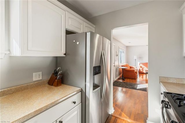 1324 River Oaks DR, Norfolk, VA 23502