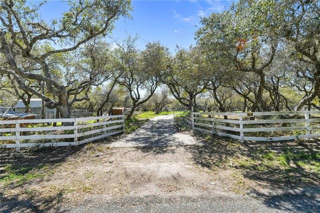 541 Jacoby, Aransas Pass, TX 78336