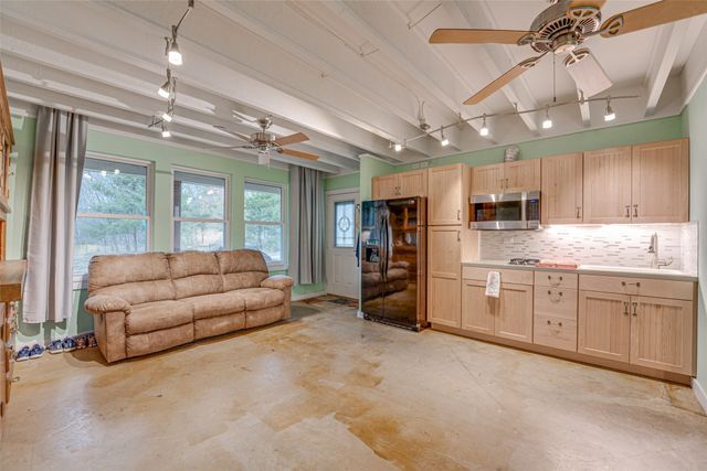 1002 S Main Street, Farmersville, TX 75442