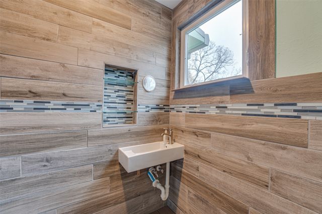 1002 S Main Street, Farmersville, TX 75442