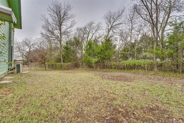 1002 S Main Street, Farmersville, TX 75442