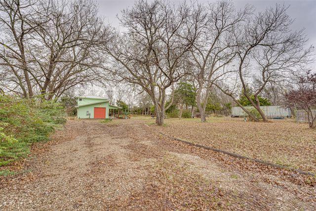 1002 S Main Street, Farmersville, TX 75442