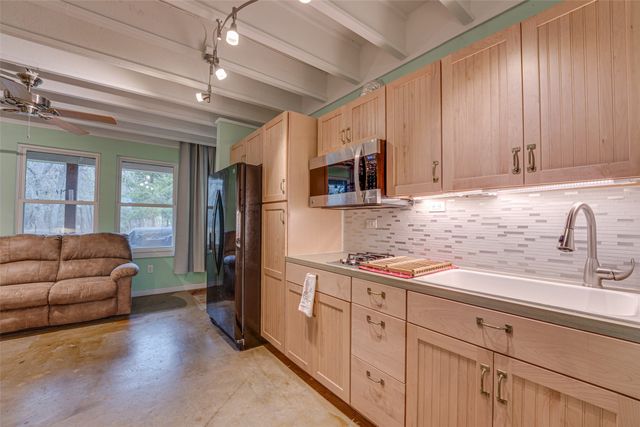 1002 S Main Street, Farmersville, TX 75442