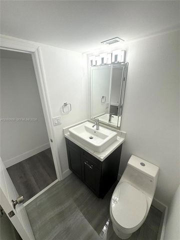 800 Parkview Dr 502, Hallandale Beach, FL 33009