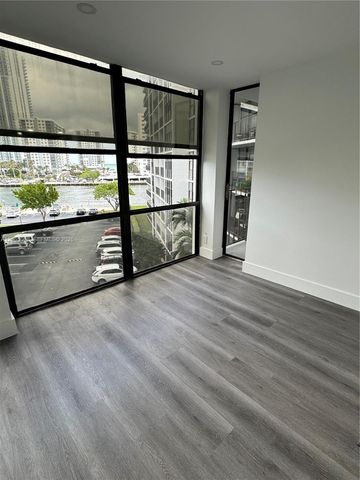 800 Parkview Dr 502, Hallandale Beach, FL 33009